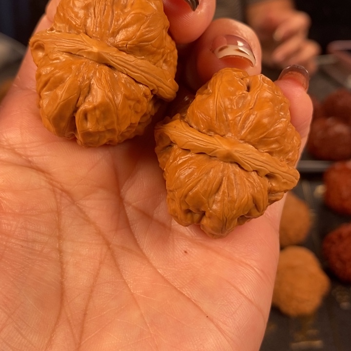 今****核桃蛤蟆头一对，白茬