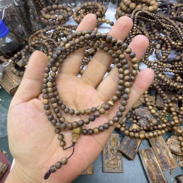 沉香沉香碎屑奇楠沉香乌身卡0.5多圈138颗99沉10.7克