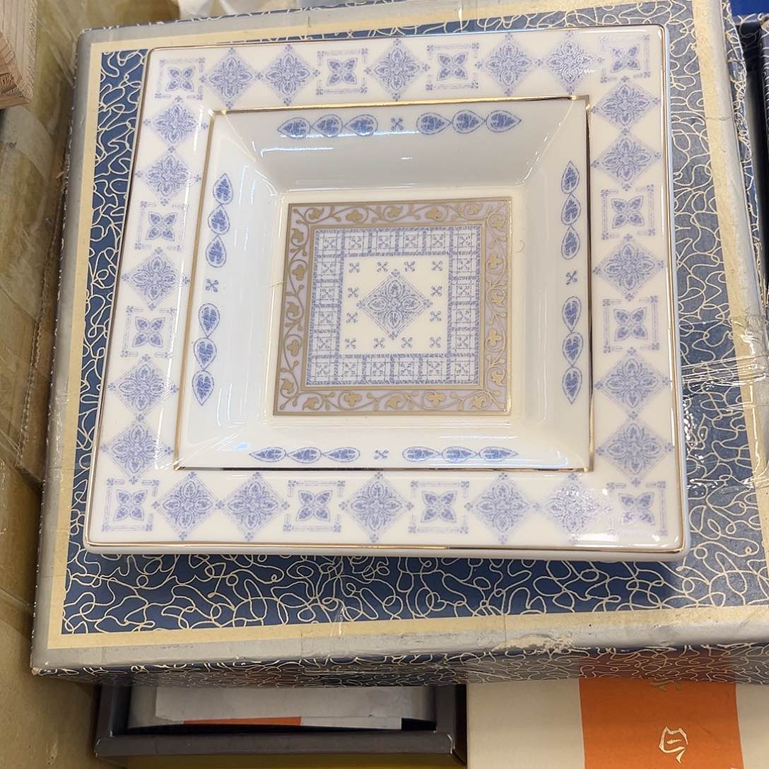 盖碗在一起就是要幸福快乐每