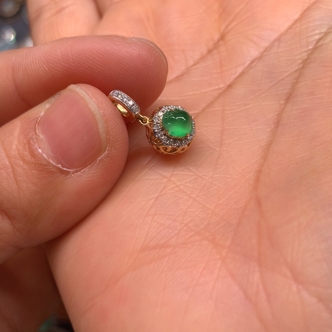 翡翠颈饰18K金镶嵌吊坠