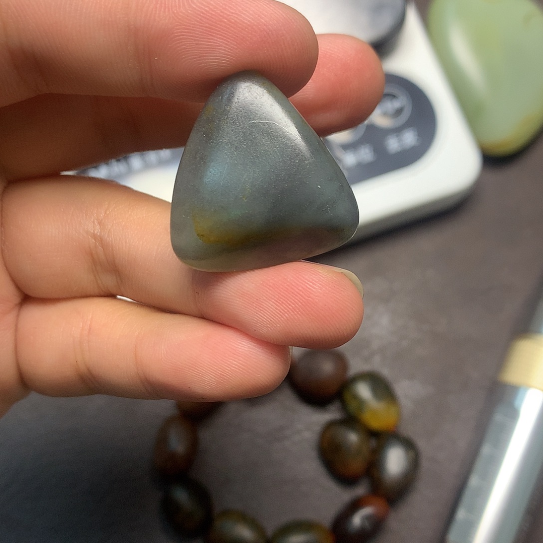 和田玉（糖玉）未镶嵌挂件