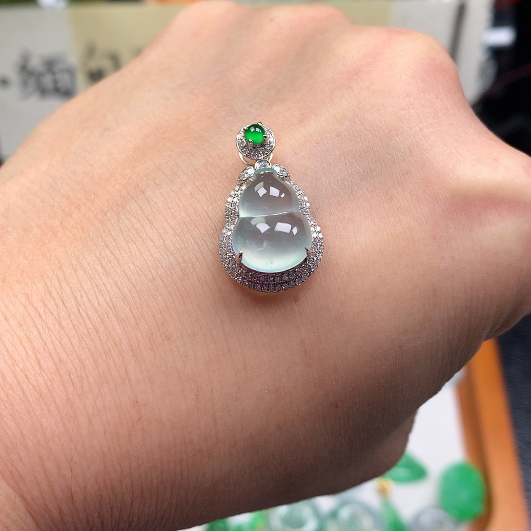 翡翠裸石18K金镶嵌缅甸天然A货翡翠冰种葫芦