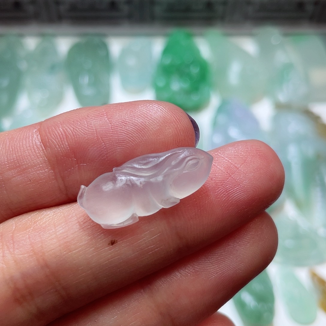 定制翡翠未镶嵌小兔子