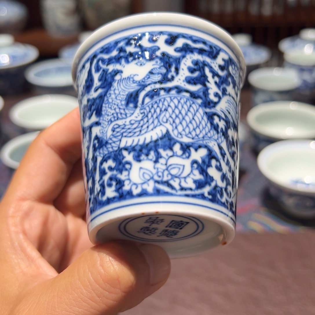 杯精品青花留白麒麟凤凰小可乐杯口径约7厘米