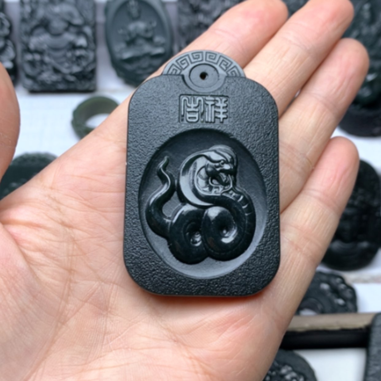 【闪购商品】和田玉颈饰未镶嵌反***风双面雕刻