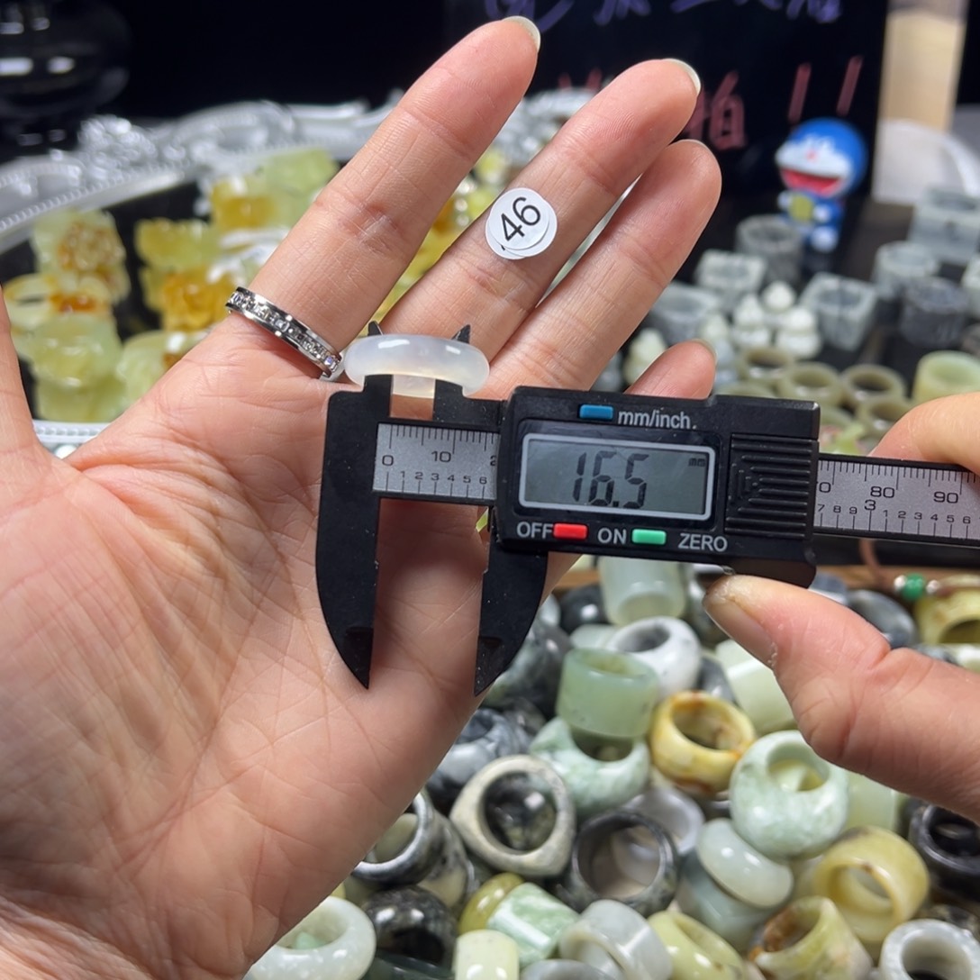 蛇纹石玉未镶嵌戒指