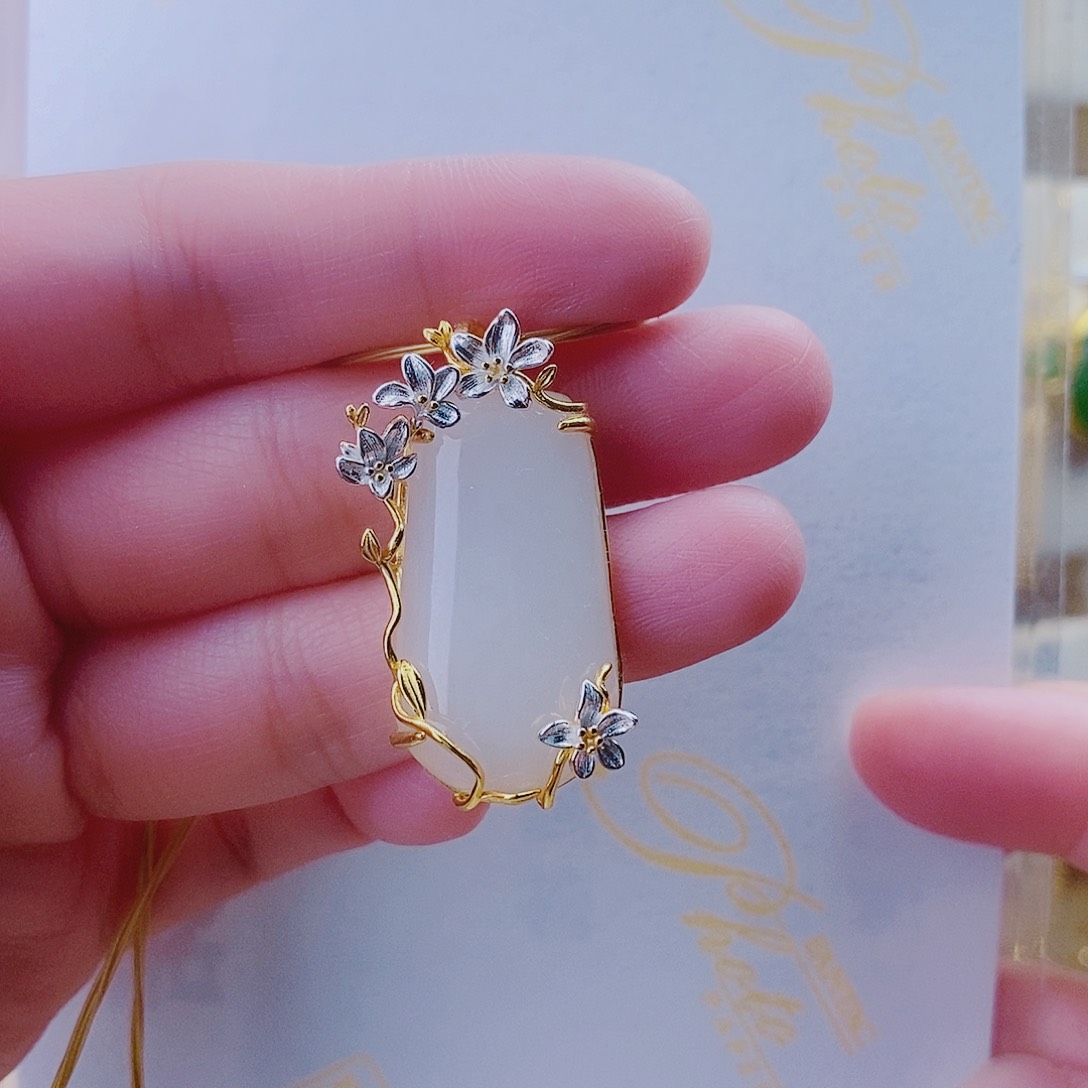 和田玉颈饰银S925镀金镶嵌