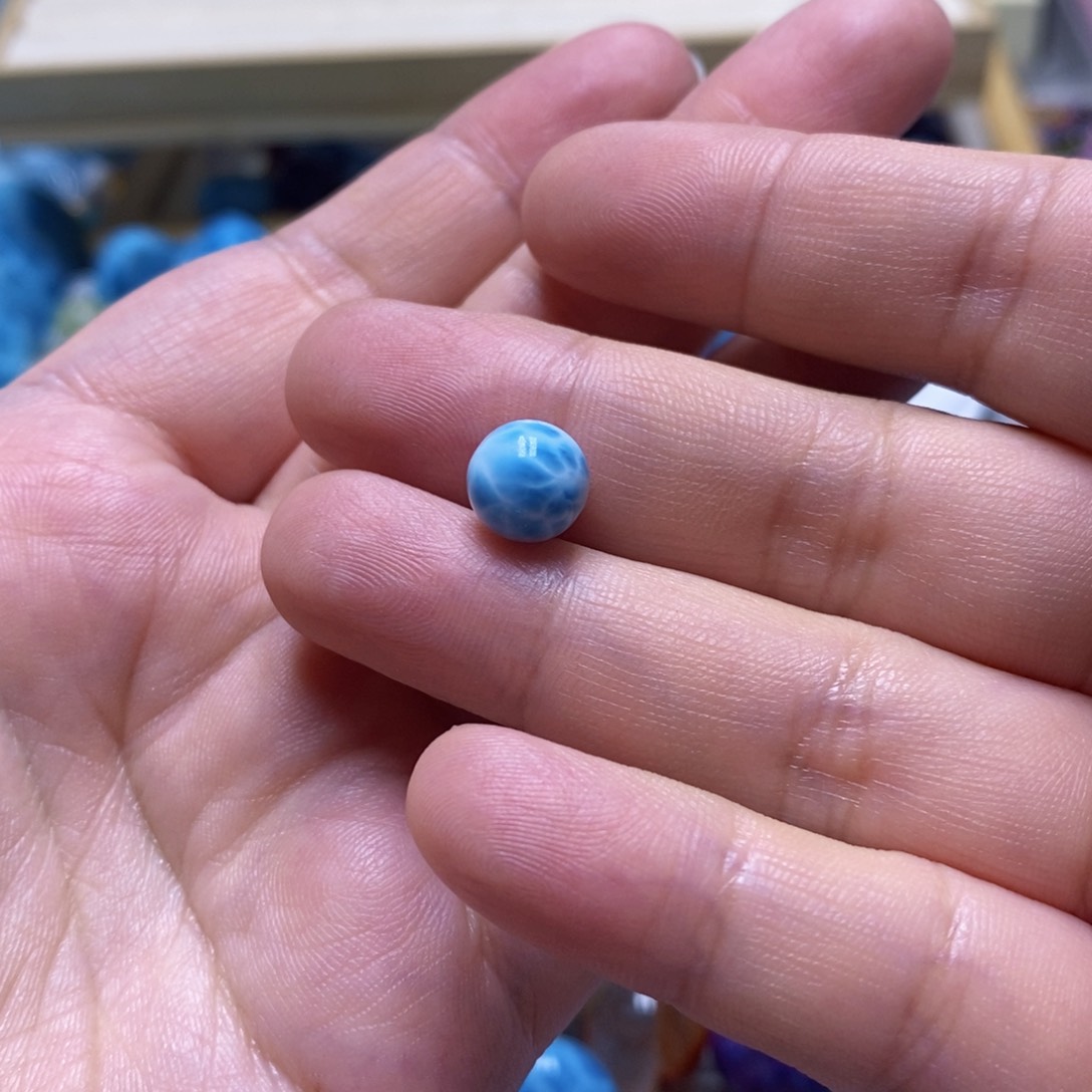 未镶嵌针钠钙石（海纹石）颈饰T****i