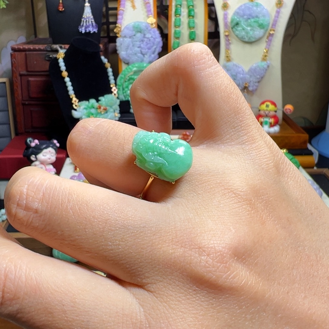 风***谷翡翠未镶嵌毛衣链貔貅