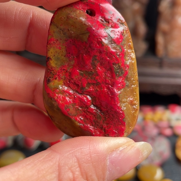 昌化鸡血石昌化鸡血石挂件