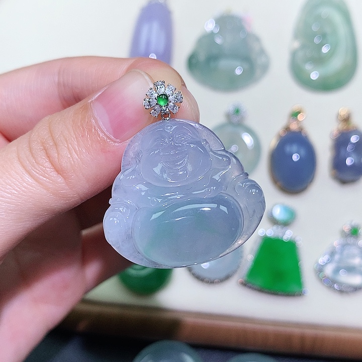 翡翠18K金镶嵌颈饰佛公