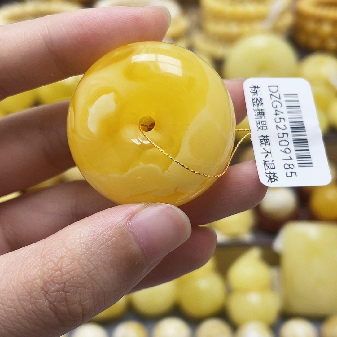 裸石琥珀未镶嵌33.1*17.9mm焦皮橘白花平安扣瑕