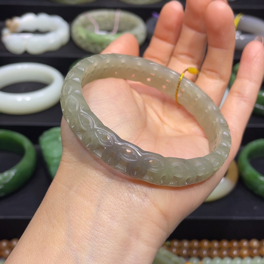 和田玉手镯64圈口 编号79未镶嵌