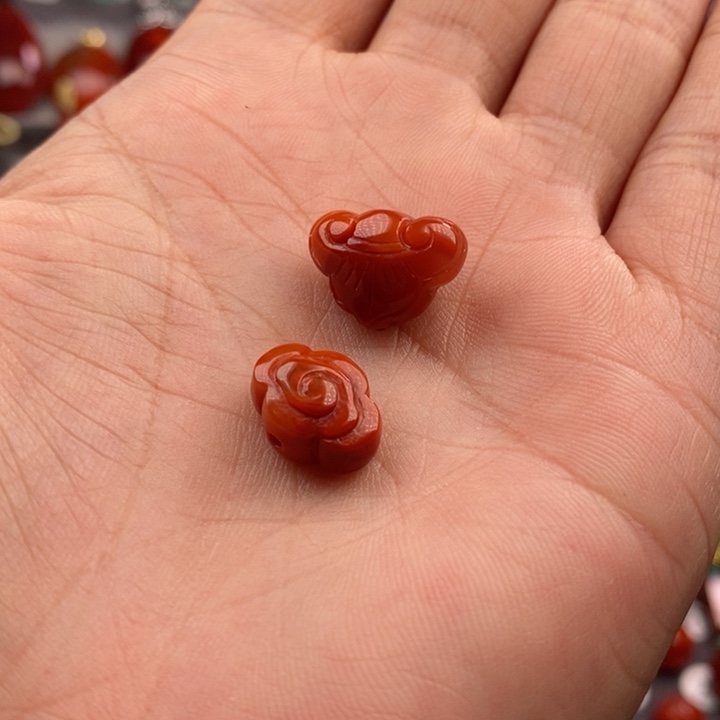 南红玛瑙配饰未镶嵌舒***^