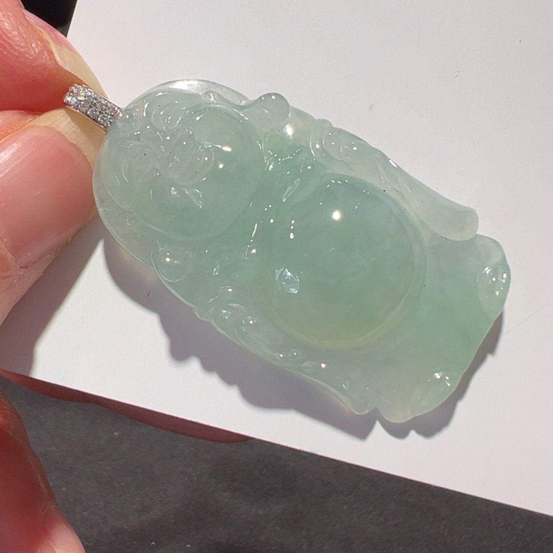 翡翠18K金镶嵌颈饰吊坠