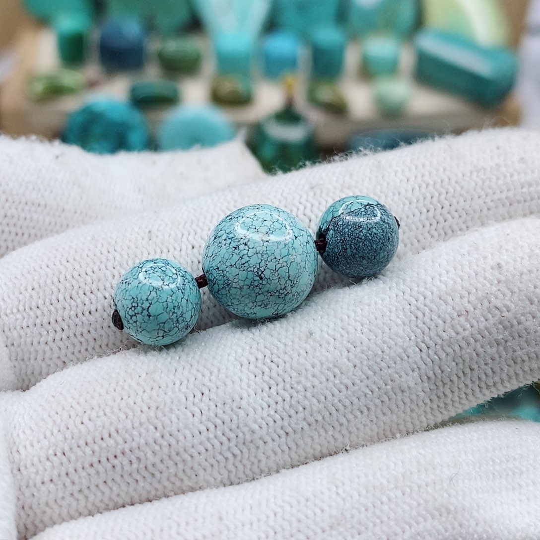 绿松石颈饰未镶嵌