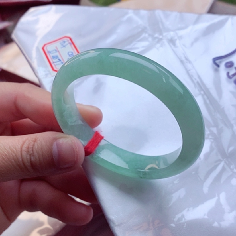 【闪购商品】翡翠手镯未镶嵌54贵妃