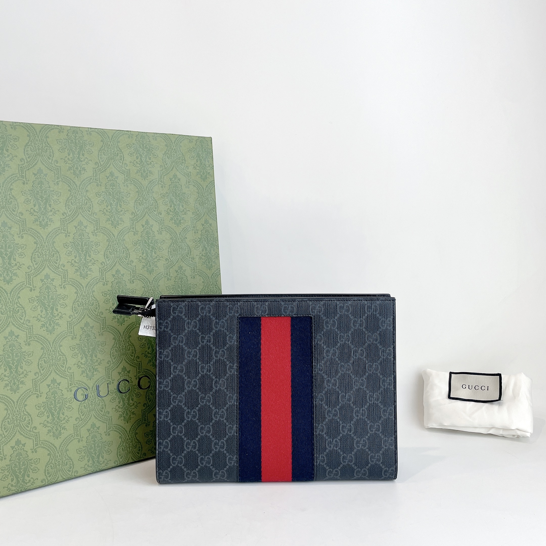 未使用 GUCCI/古驰 Signature 黑花洗漱包 底长26 手拿包