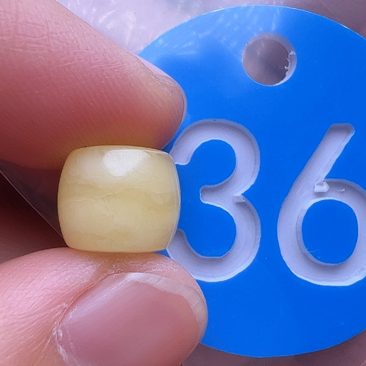 蜜蜡裸石未镶嵌10m m