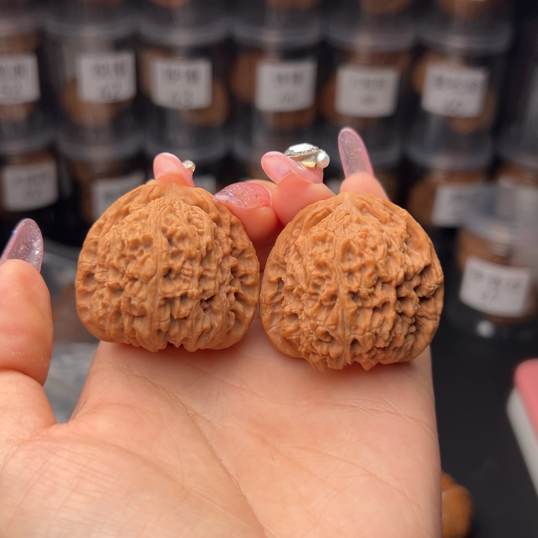 文玩核桃吊坠黛*。南蒋石