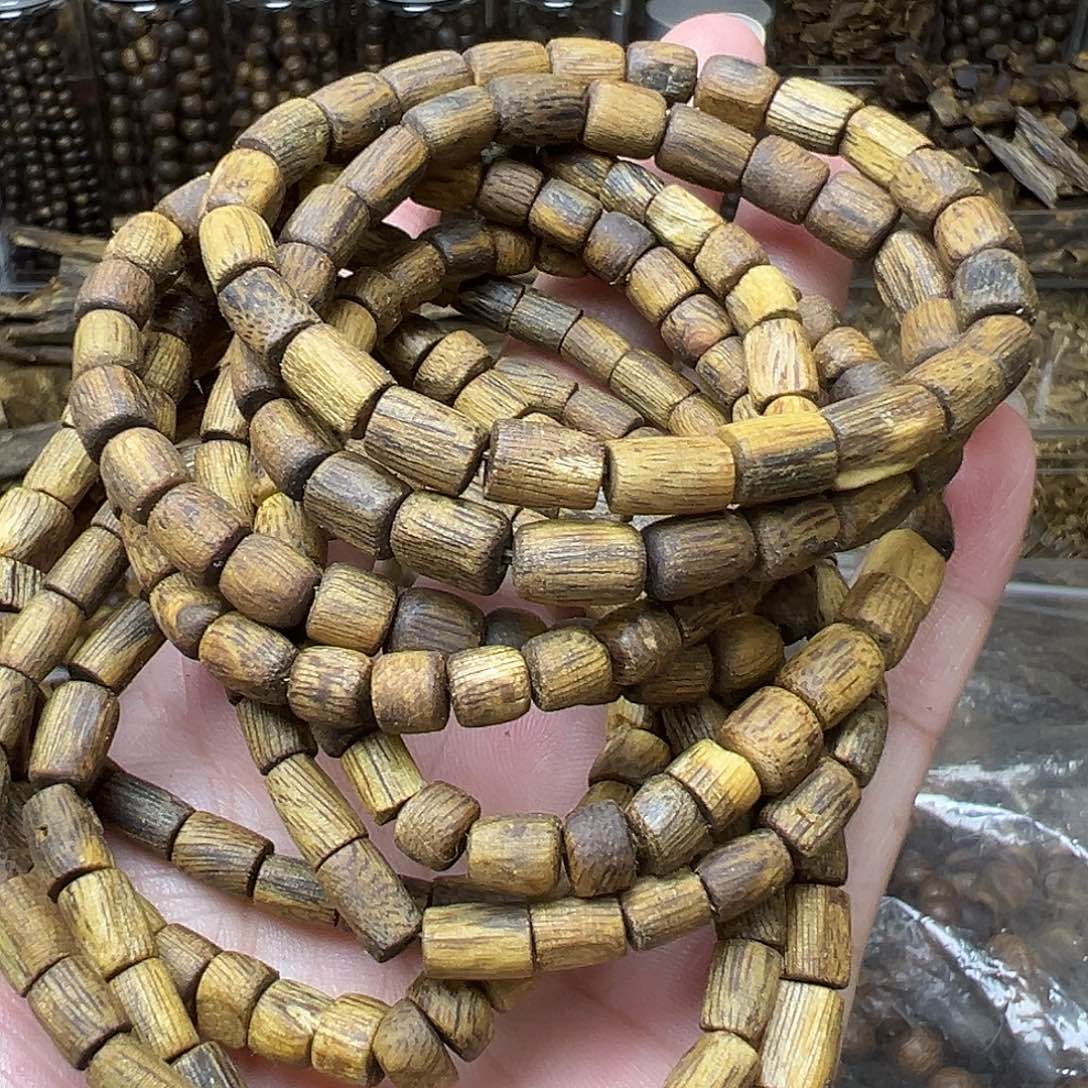 沉香手串白棋虫漏桶珠随形单圈多样性发一