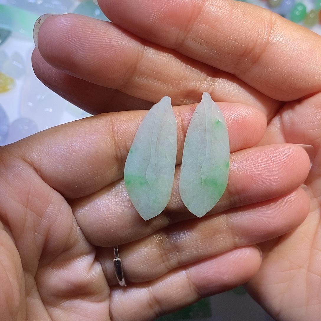定制翡翠未镶嵌羽毛一对
