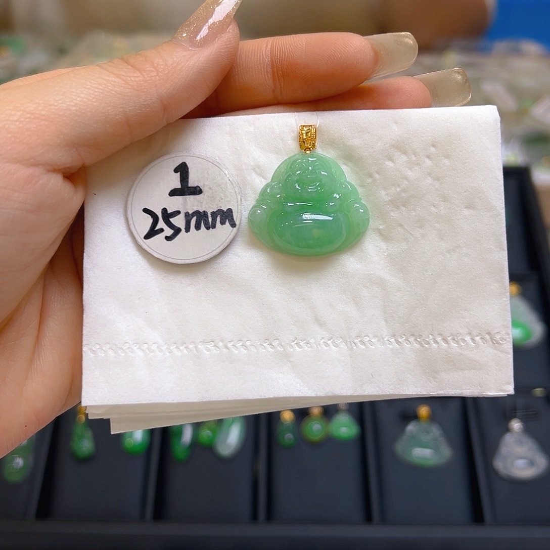 翡翠颈饰18K金镶嵌翡翠