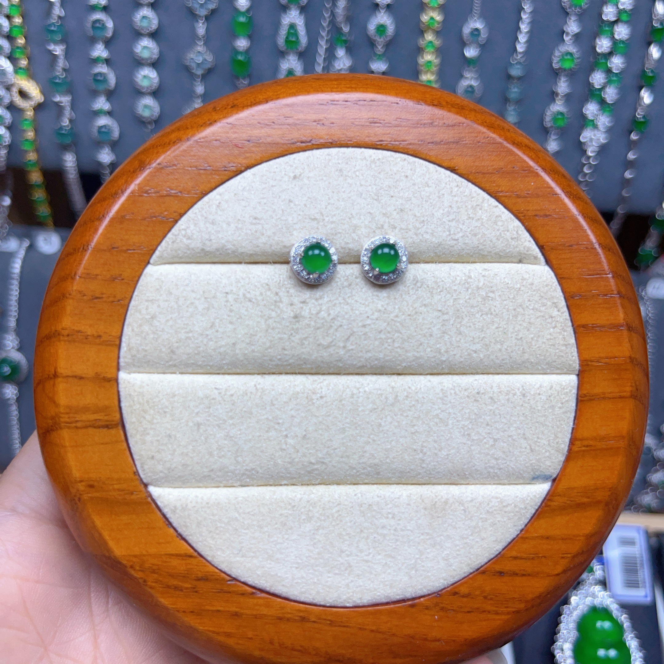 翡翠S925银耳钉阳绿蛋面耳饰简镶高级轻奢百搭礼物一圈钻卡5mm