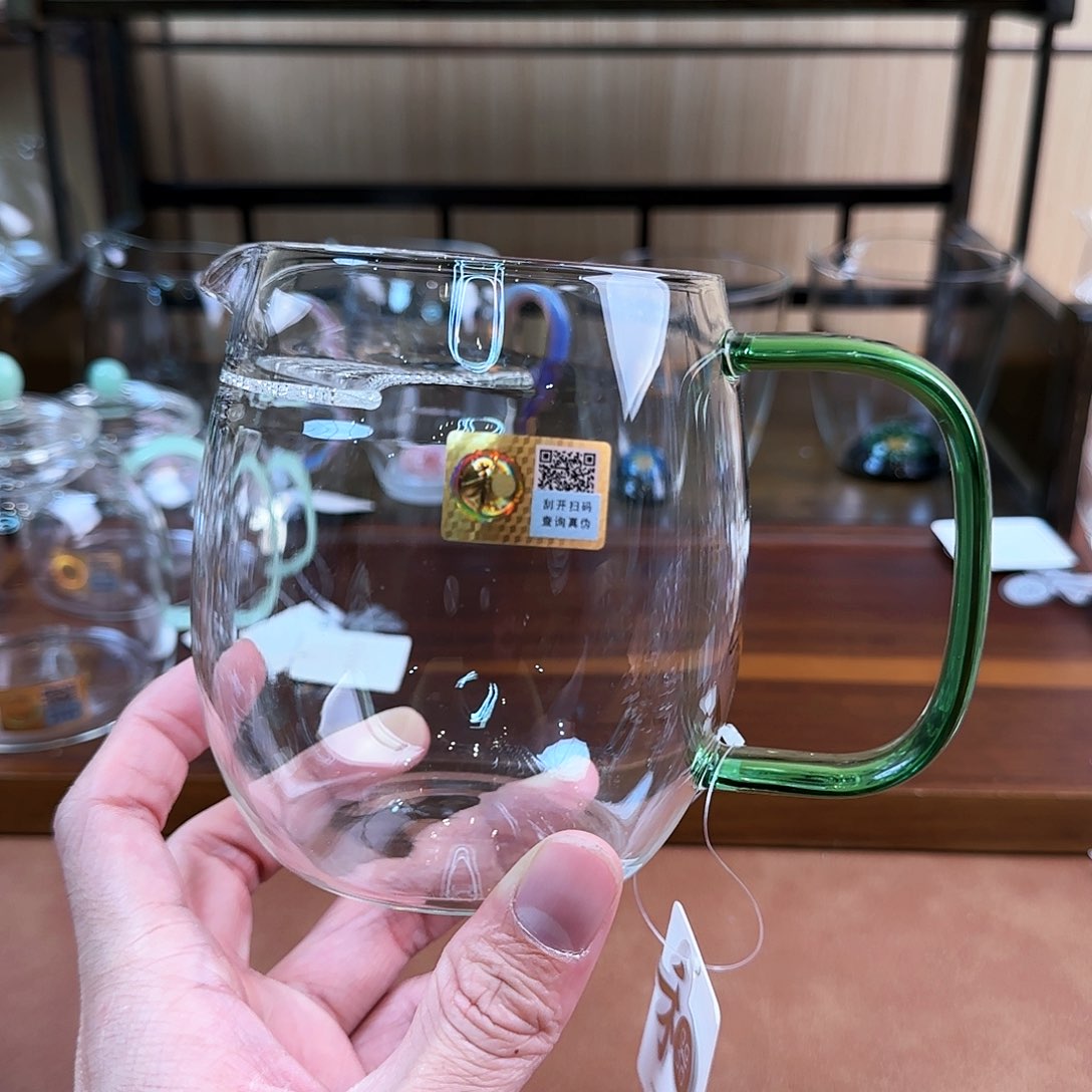 禾器湖绿色澄然月牙公道杯