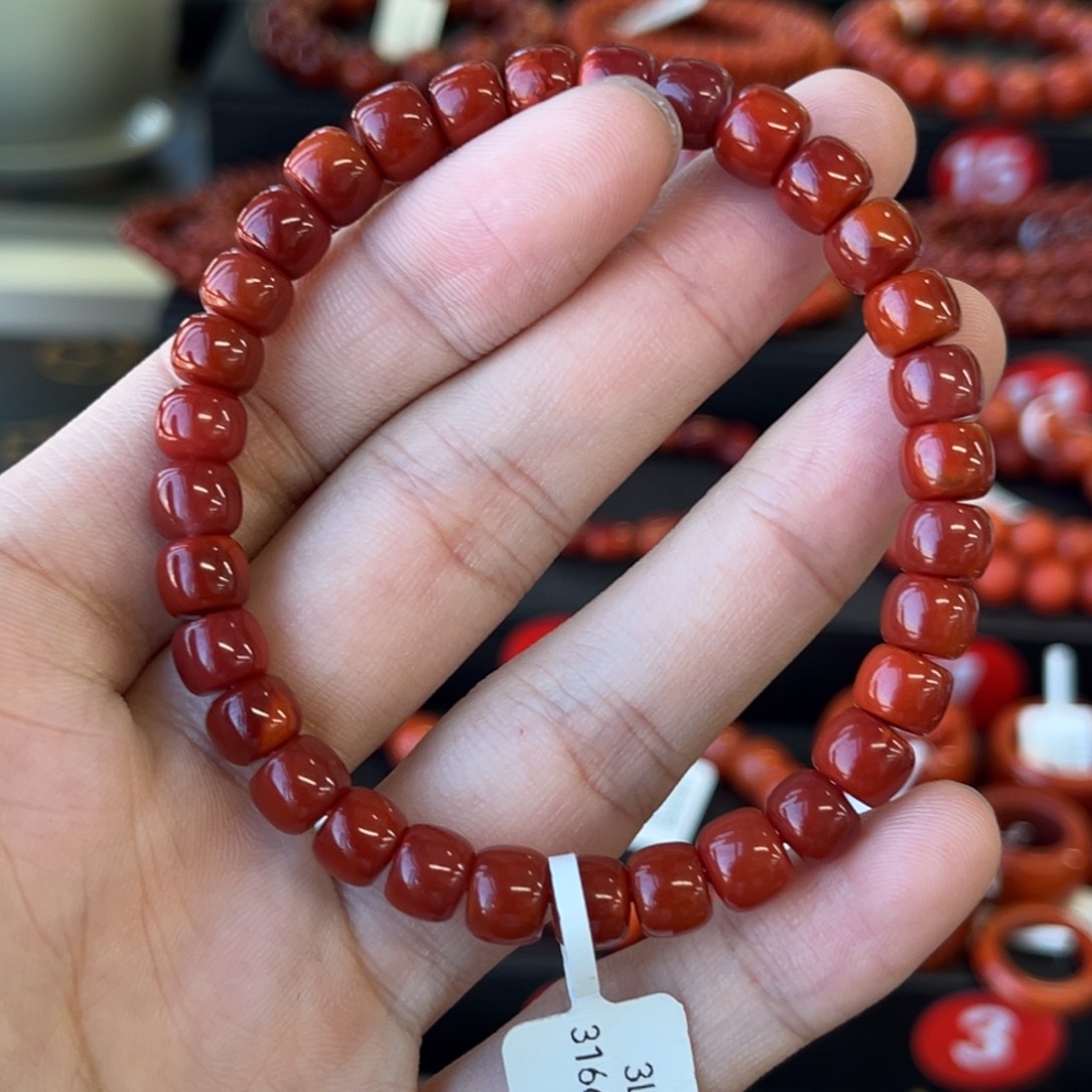 J***.南红玛瑙未镶嵌手链川料瓦西牛血红老型手串8+