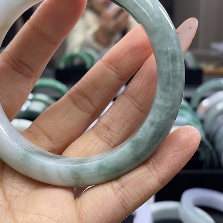 翡翠未镶嵌手镯翡翠