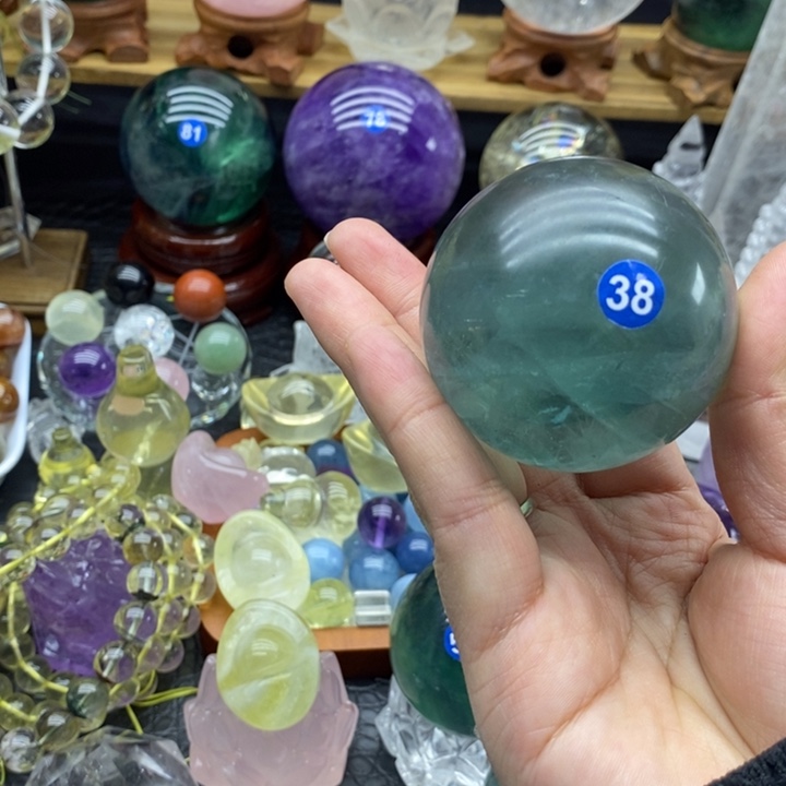 流***光石材天然萤石球摆件