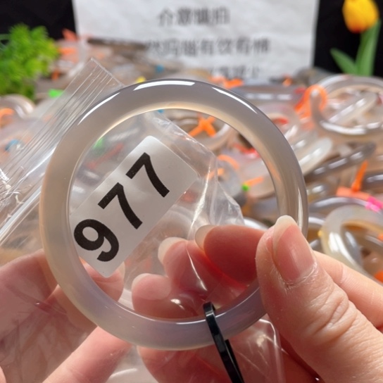 玛瑙/玉髓手镯未镶嵌