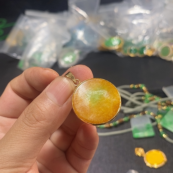 翡翠颈饰未镶嵌价格