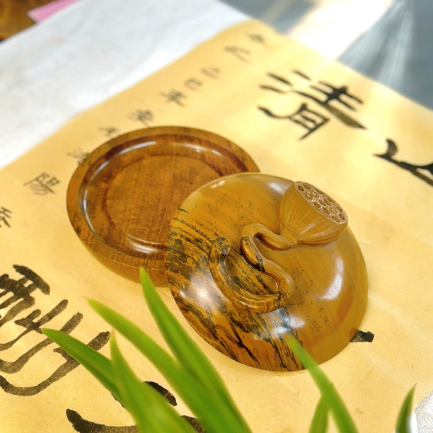 精品老坑纯手工立体雕刻尼山砚 14×8