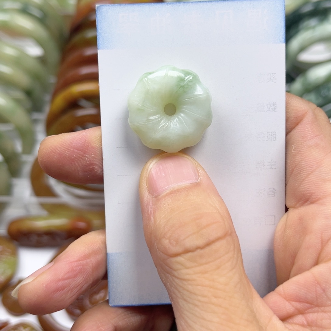 透闪石-蛇纹石玉手镯未镶嵌