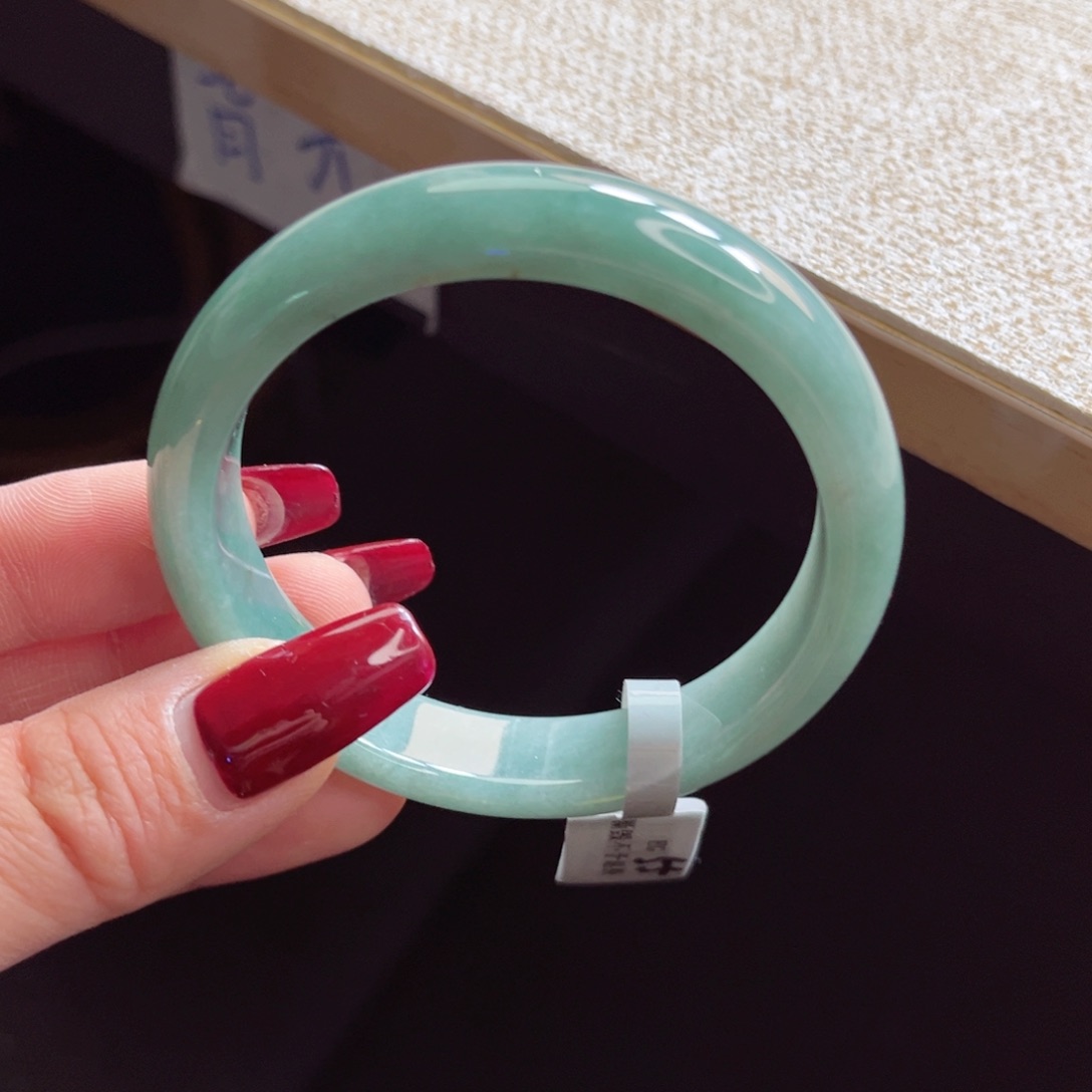 翡翠手镯未镶嵌手镯