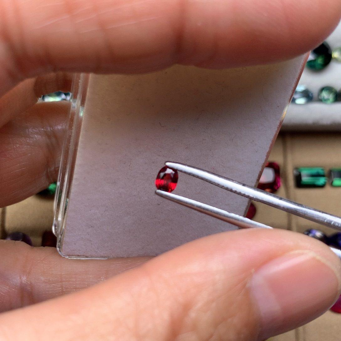 蓝宝石裸石未镶嵌