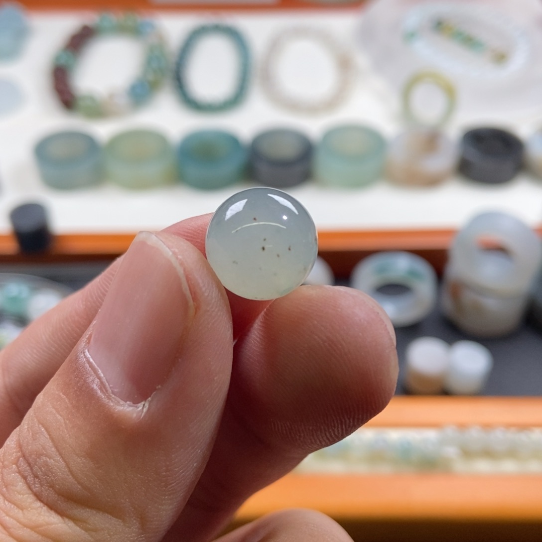 颈饰未镶嵌翡翠卡12.39圆珠