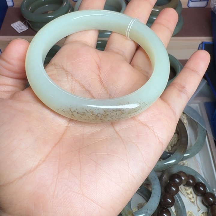 猫***儿和田玉未镶嵌手镯