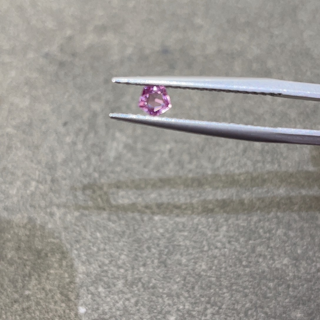 尖晶石裸石未镶嵌