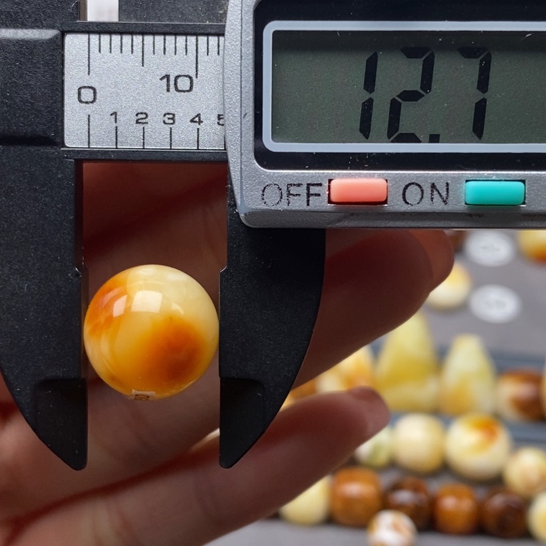 未镶嵌蜜蜡珠宝奇石