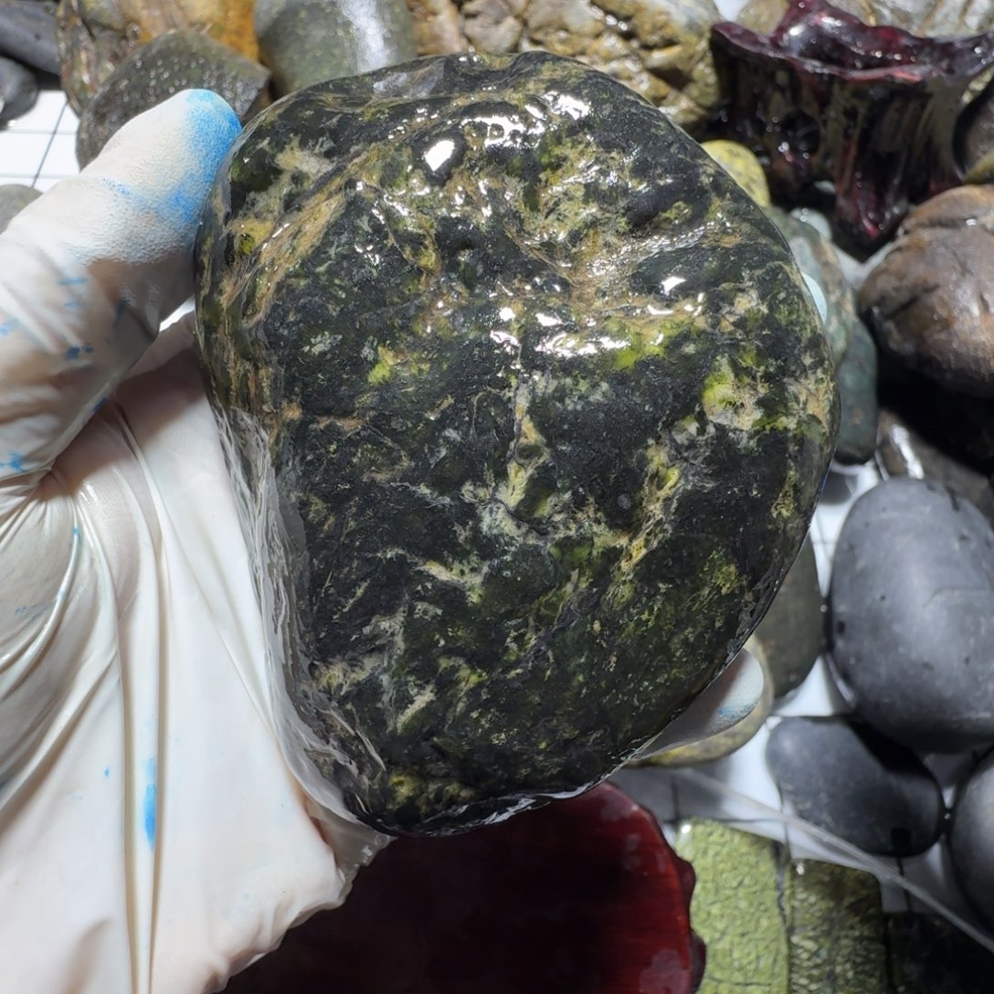 1***恒蛇纹石玉未镶嵌西藏藏玉药王石