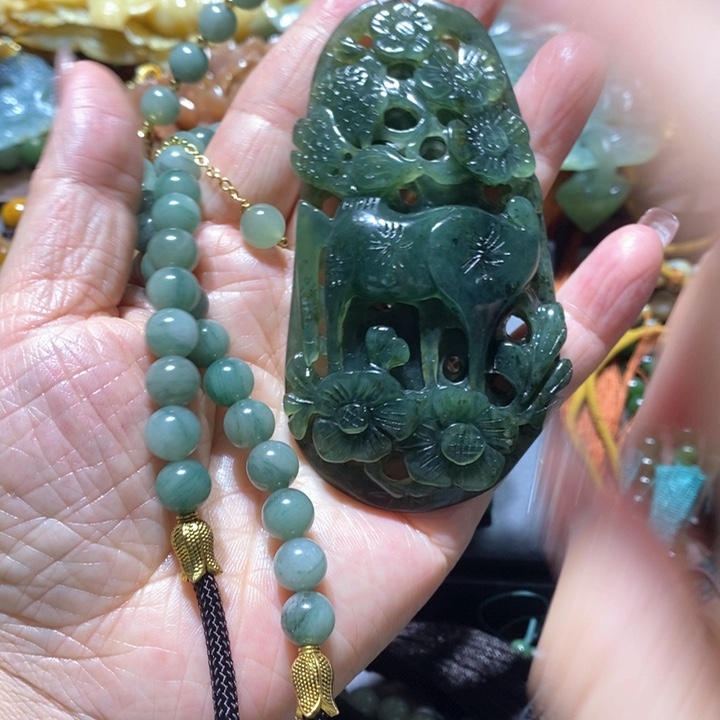 岫玉未镶嵌毛衣链