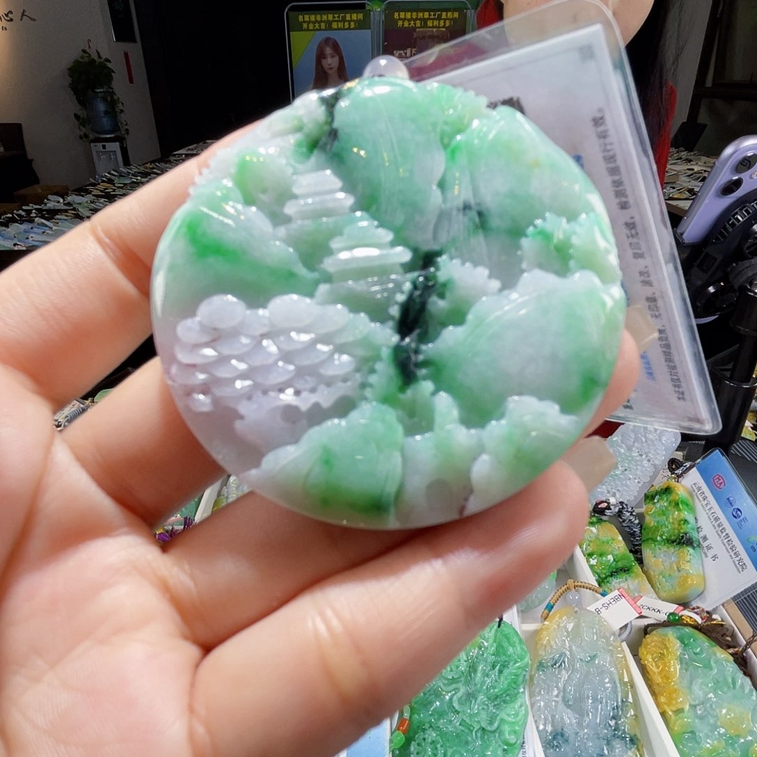 颈饰未镶嵌翡翠一