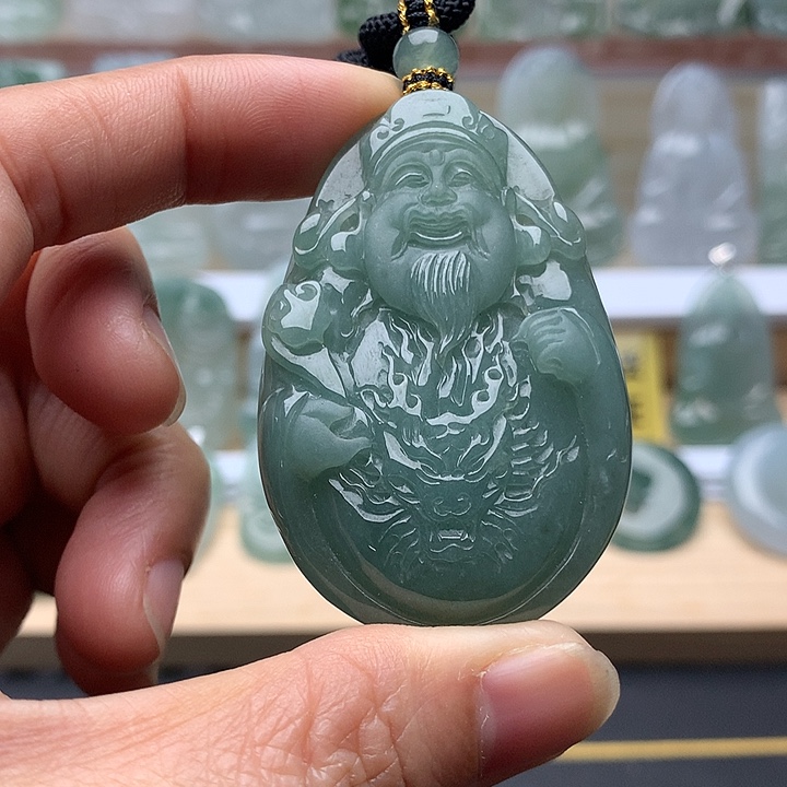 翡翠未镶嵌颈饰财神爷
