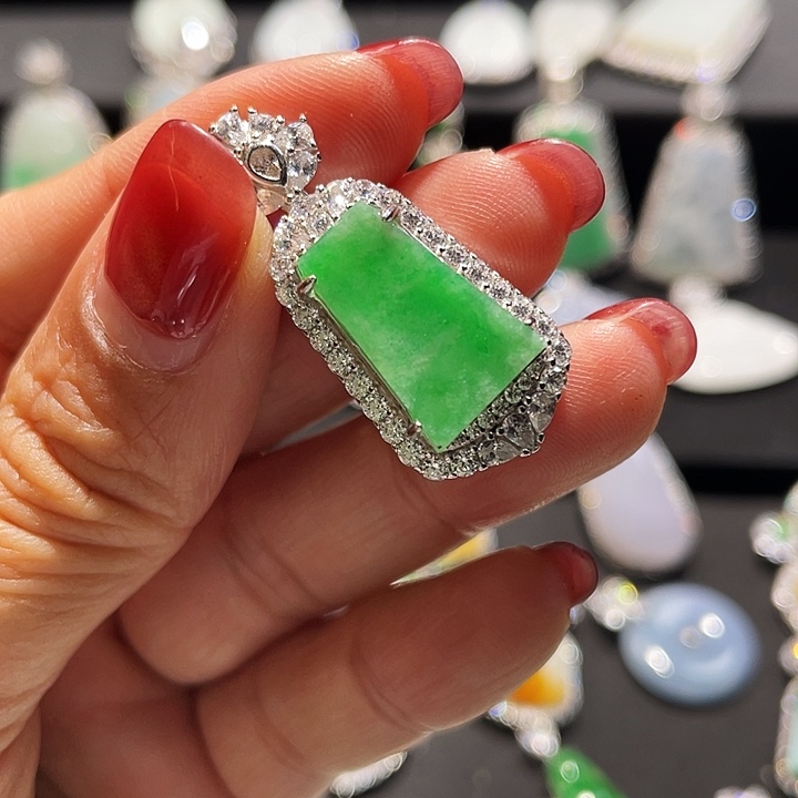 6***6翡翠银S925镶嵌颈饰