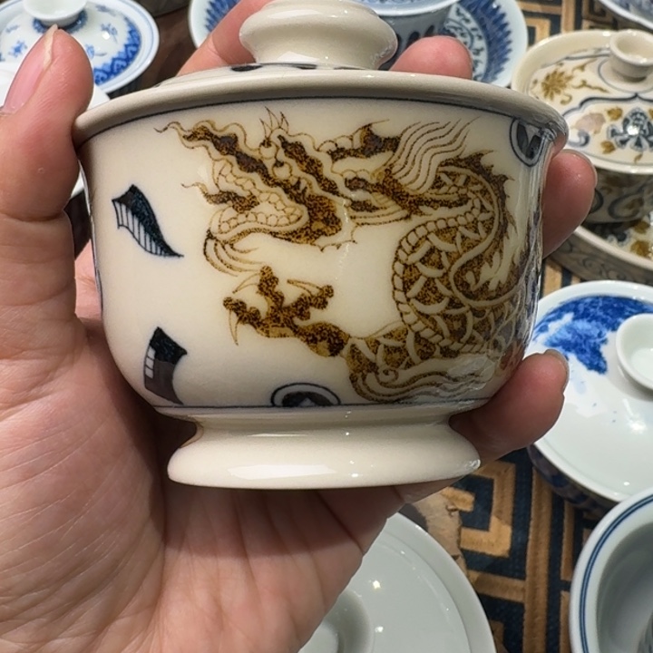 景德镇陶瓷博物所副研究专家