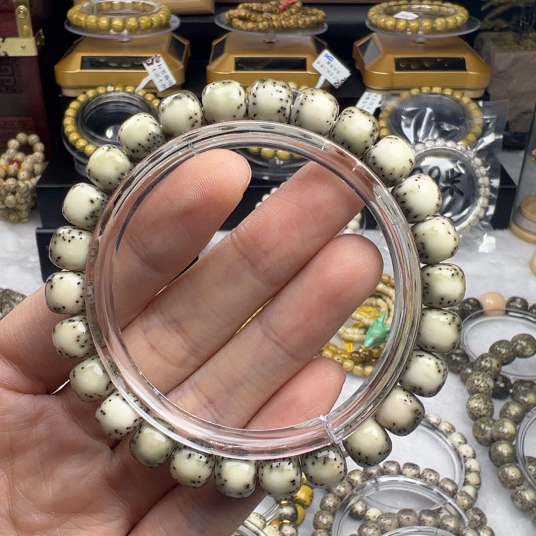 星月菩提手串绿背河豚