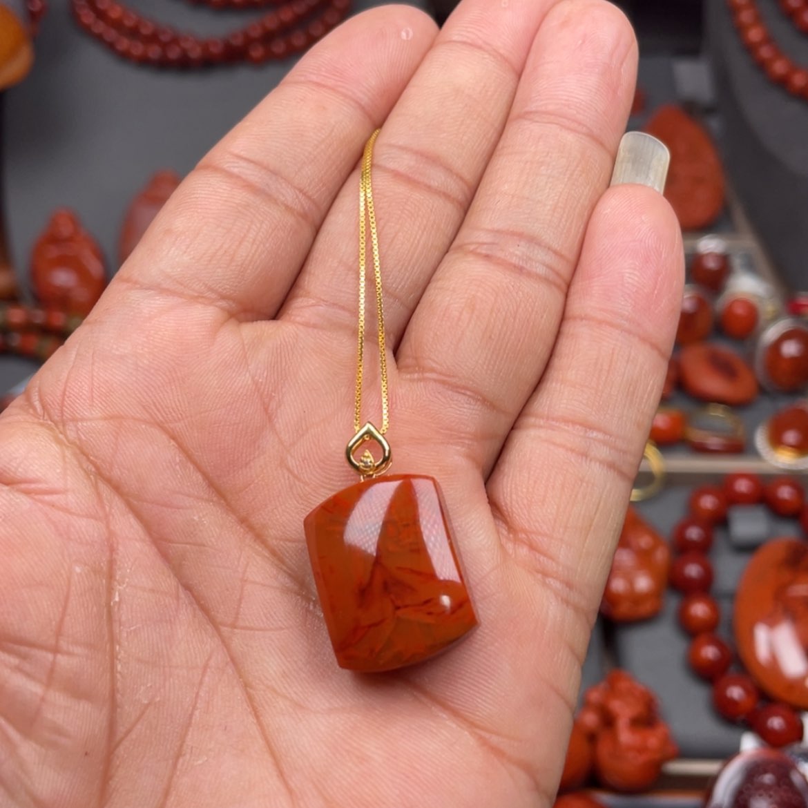 【闪购商品】南红玛瑙珠宝奇石18K金镶嵌吊坠送银链